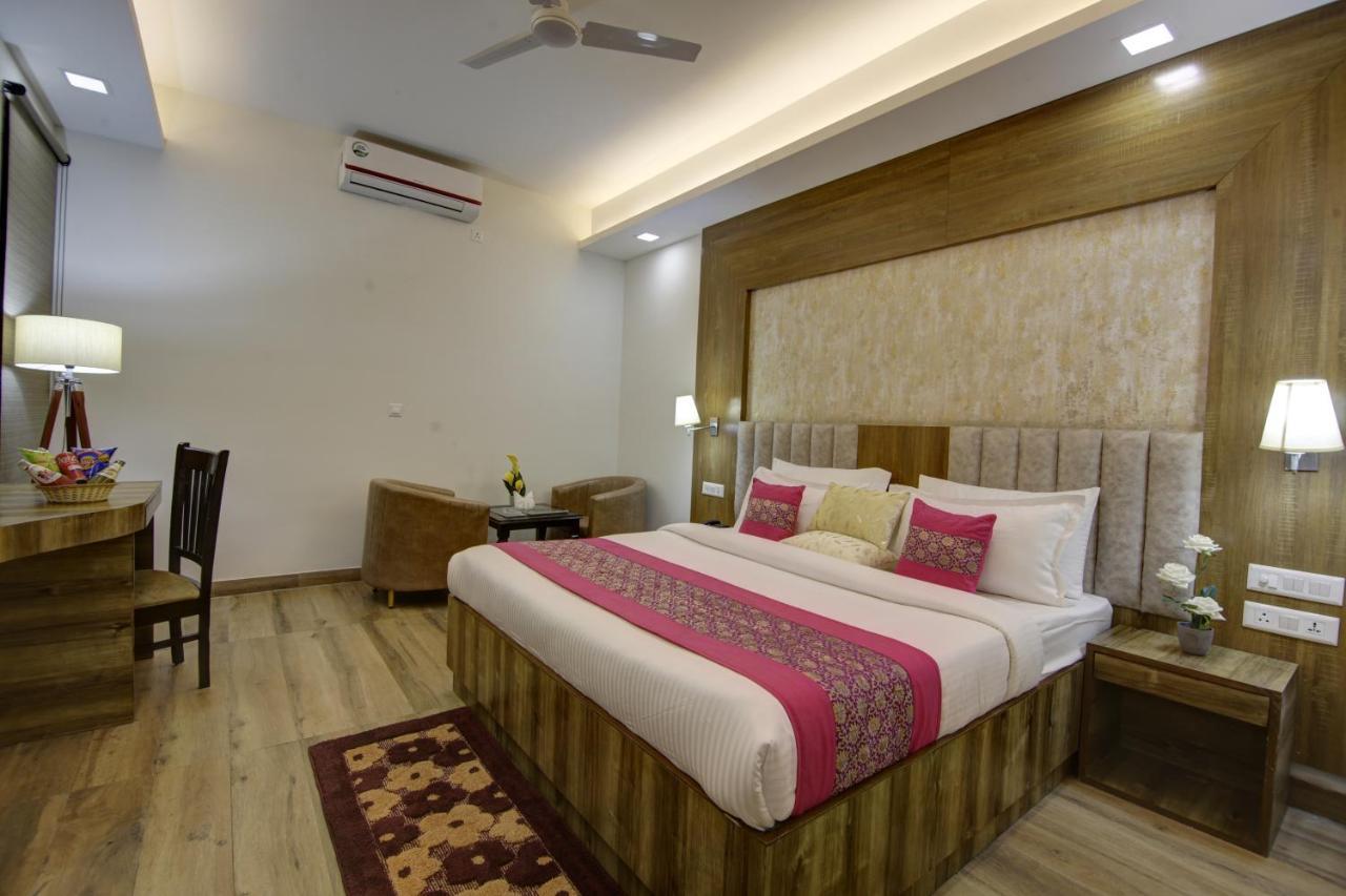 Hotel Park Tree Near Delhi Airport New Delhi Exterior photo